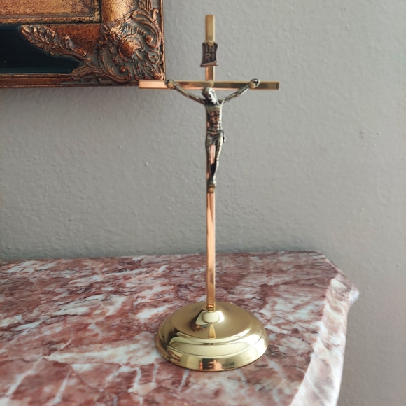 NWT Cross Moreli Gold-Tone Brass Standing Crucifix Decoration - Picture 4 of 6